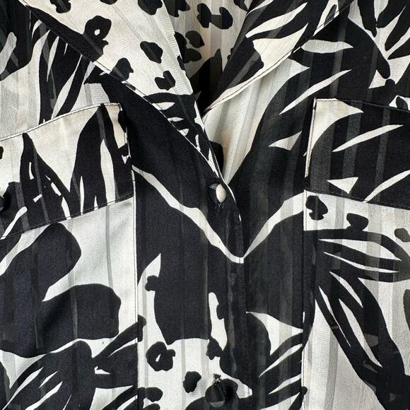 Silk Black and White Monochromatic Floral Botton Up Blouse Womens Size 6 Flowy - Picture 4 of 16